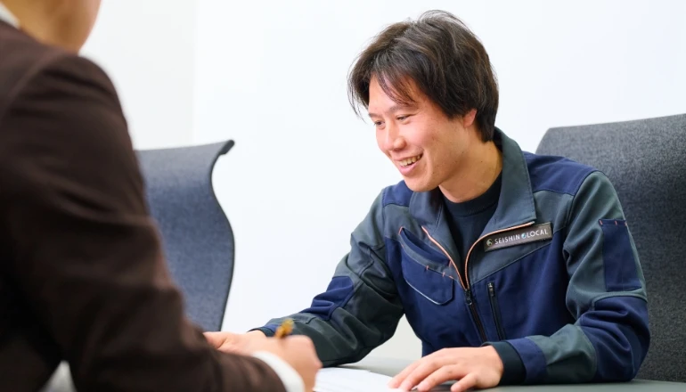 営業部の業務風景